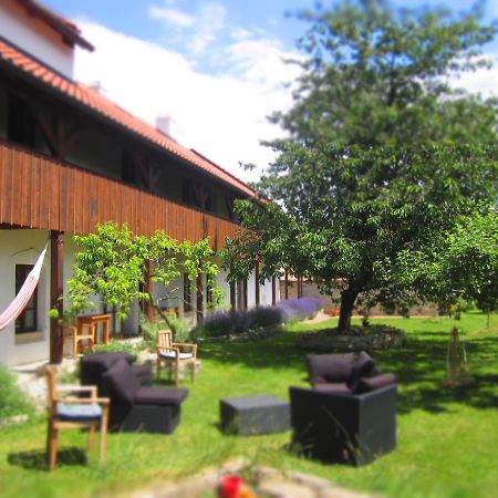 Holubnik Statecnych Zen Kralovych Hotel Luze Ngoại thất bức ảnh