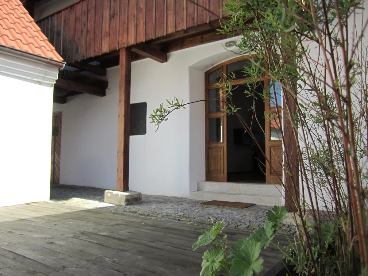 Holubnik Statecnych Zen Kralovych Hotel Luze Ngoại thất bức ảnh